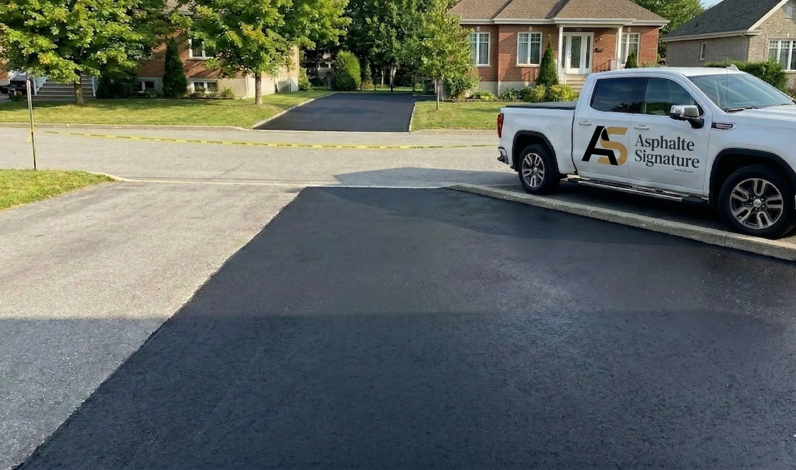 Entrée d'asphalte scellée professionnellement à Sherbrooke